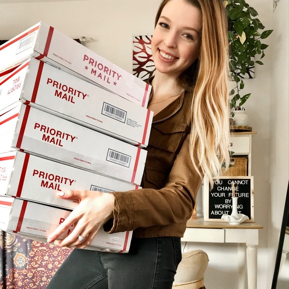 Meet your Posher, Emily - Picture 4 of 8